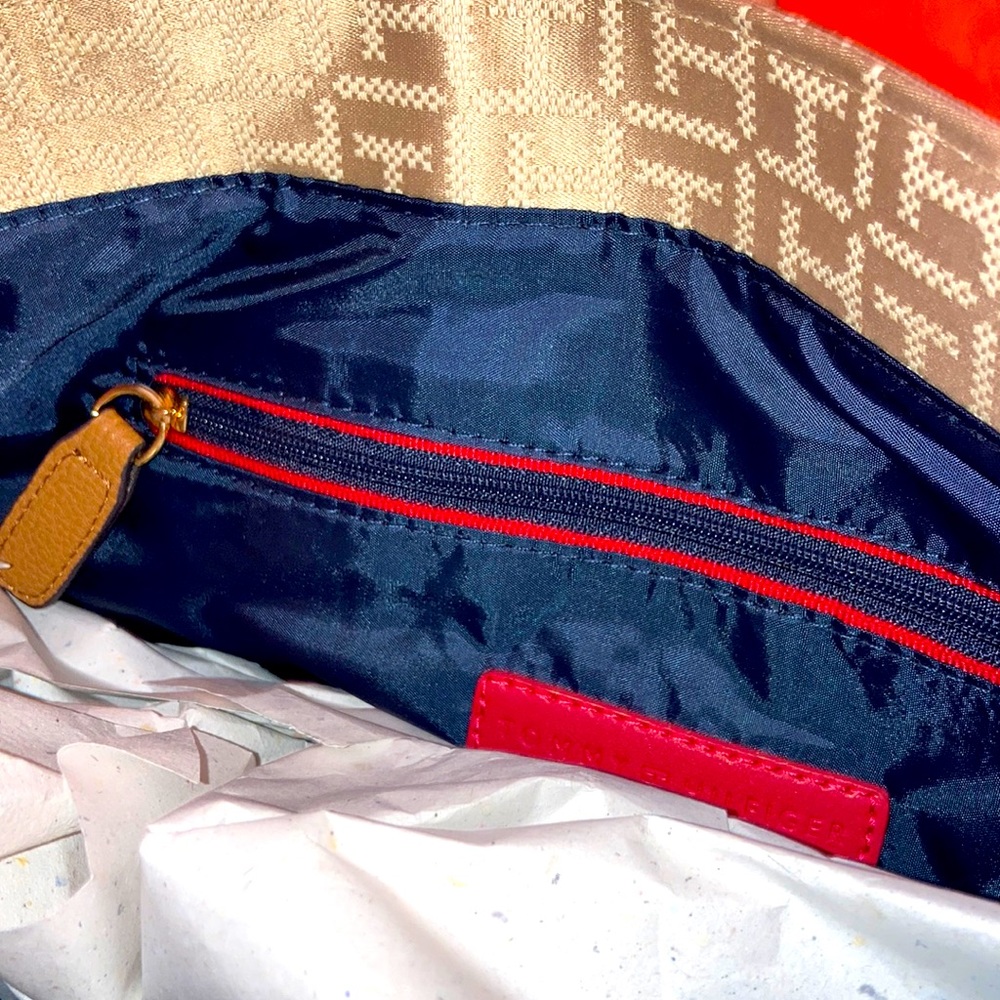 Tommy Hilfiger Light Gold Tote - Picture 6 of 7